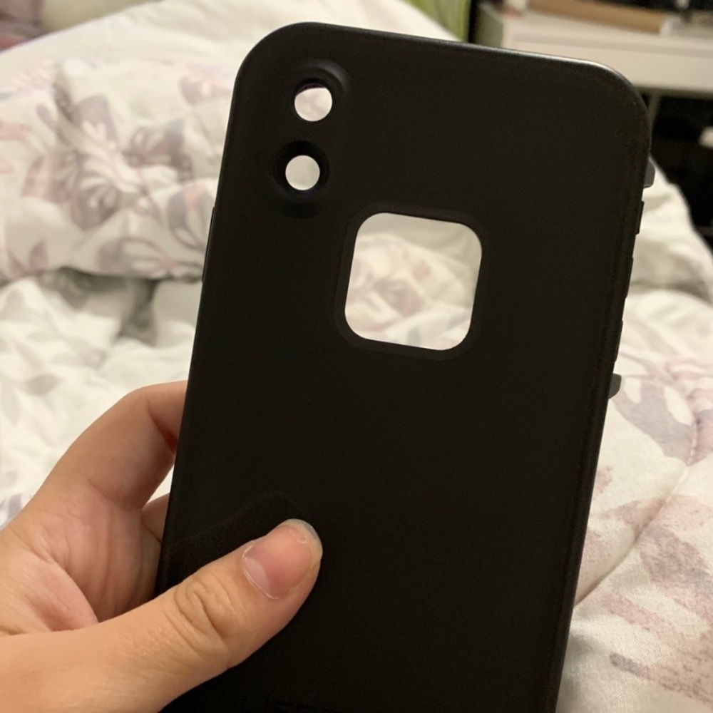 iPhone XR life proof case